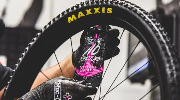 Exploring the Pros and Cons of Tubeless Tyres on Electric Bikes