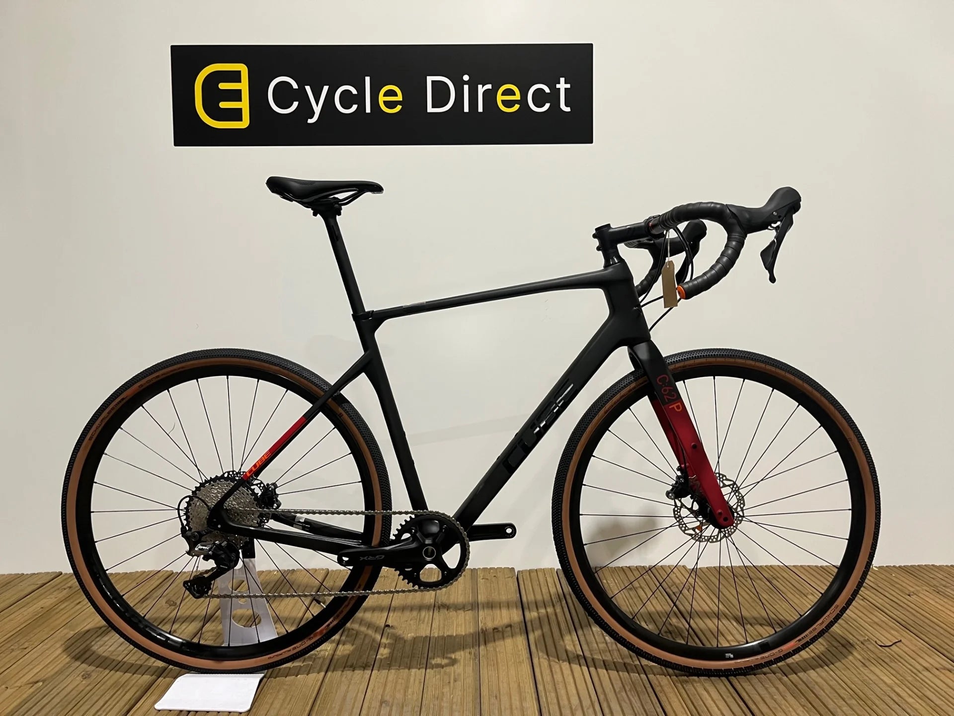 2022 Cube Nuroad c:62 Pro Carbon/Red Large