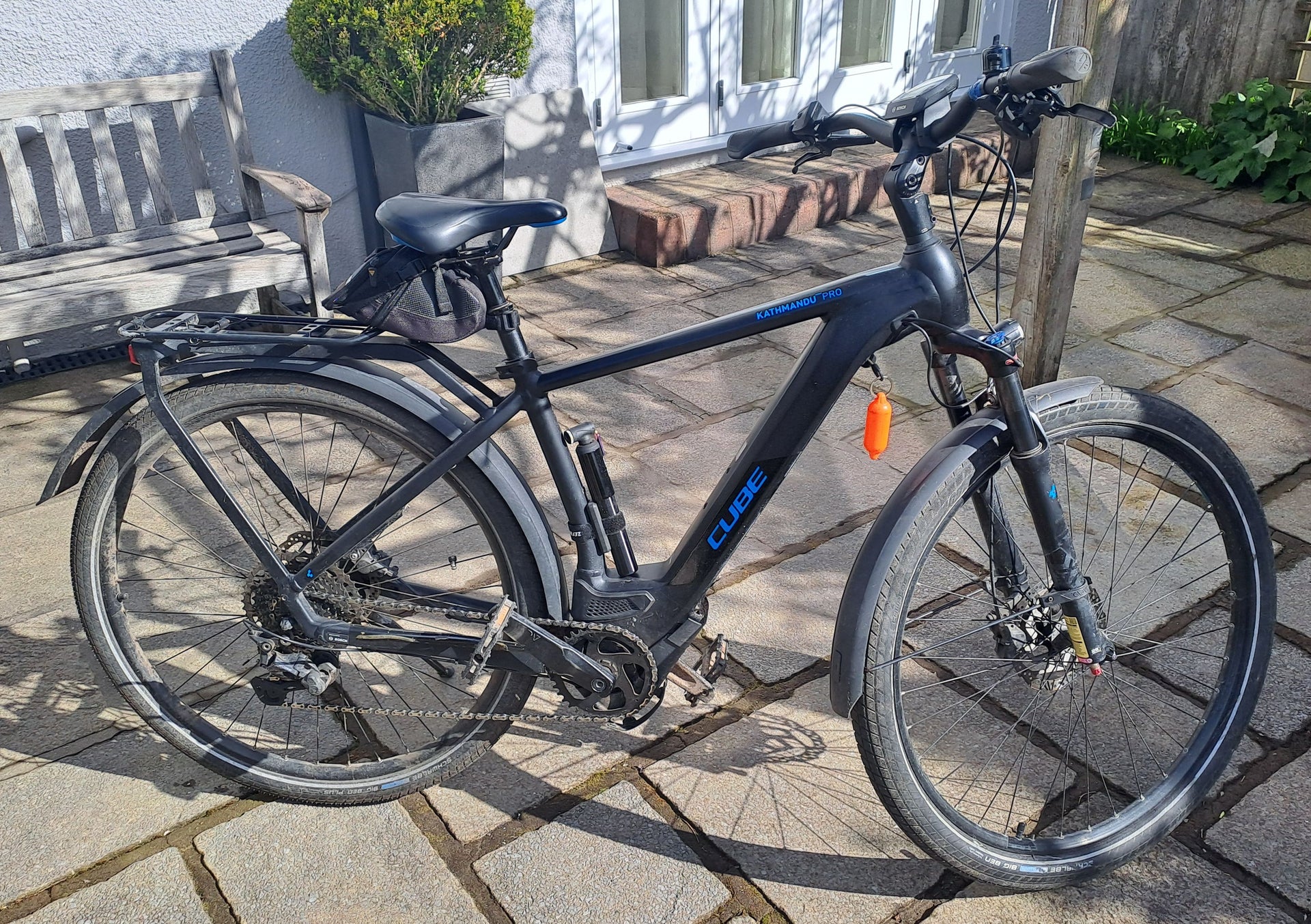Pre-Owned 2021 Cube Kathmandu Hybrid Pro 625 In Black / Blue Small 50cm Frame