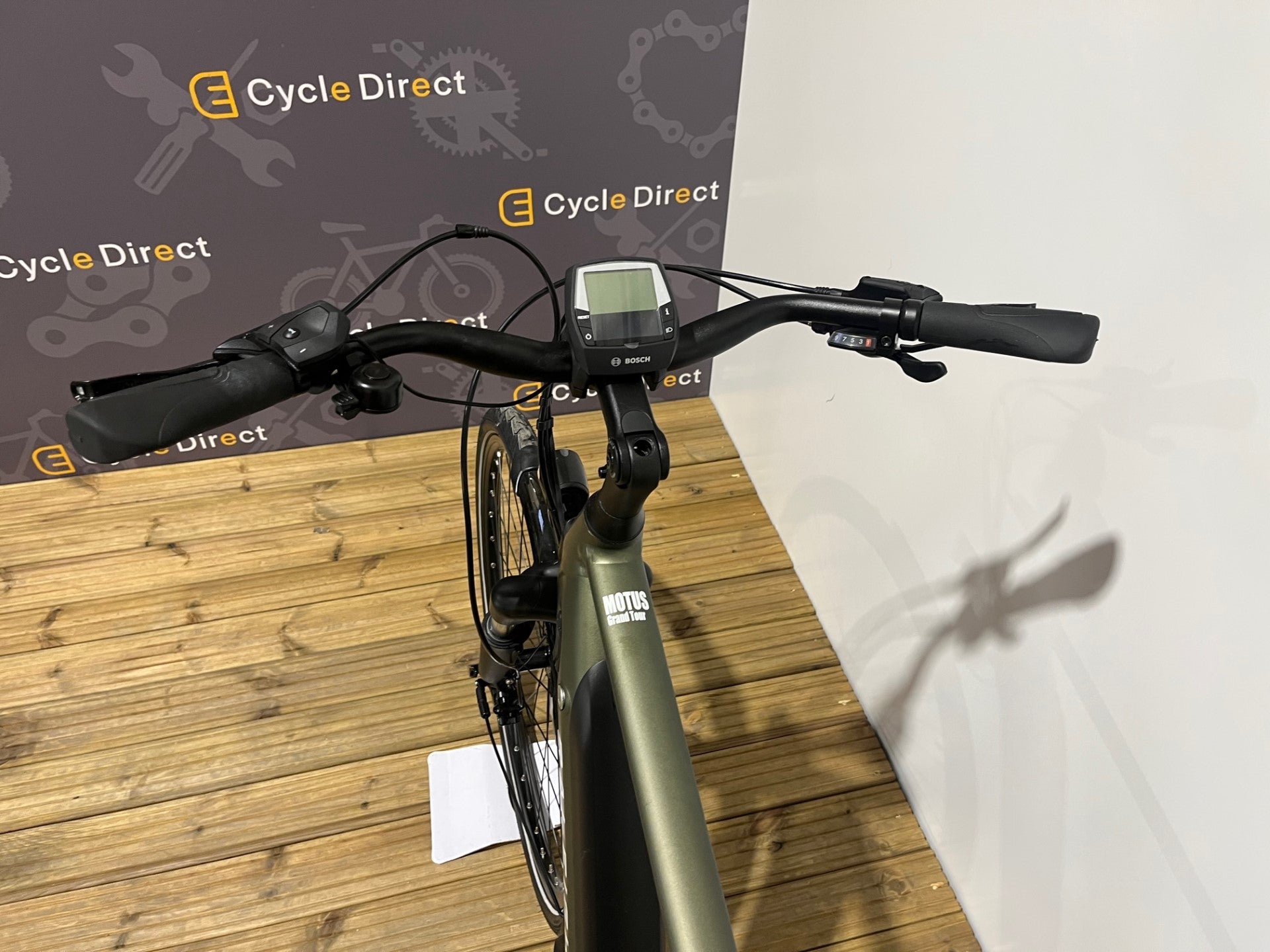 Raleigh Motus Grand Tour Crossbar Electric Bike With Derailleur Gears in Large
