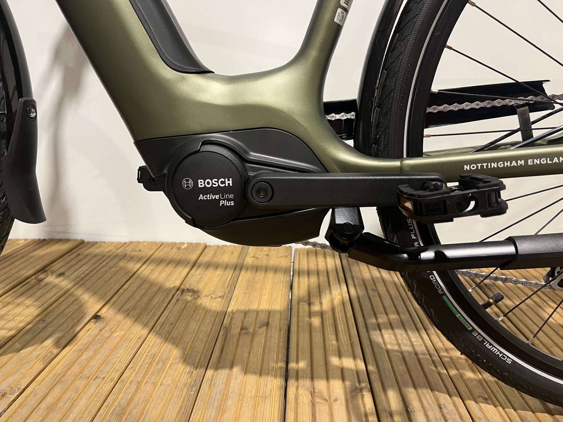 Raleigh Motus Grand Tour Crossbar Electric Bike With Derailleur Gears in Large