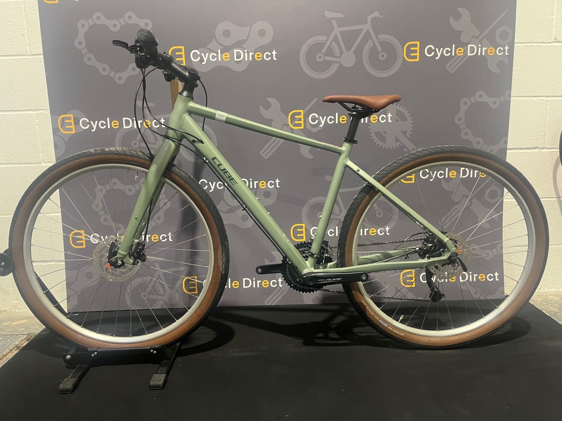 2022 Cube Hyde Hybrid Bike, Green, Small