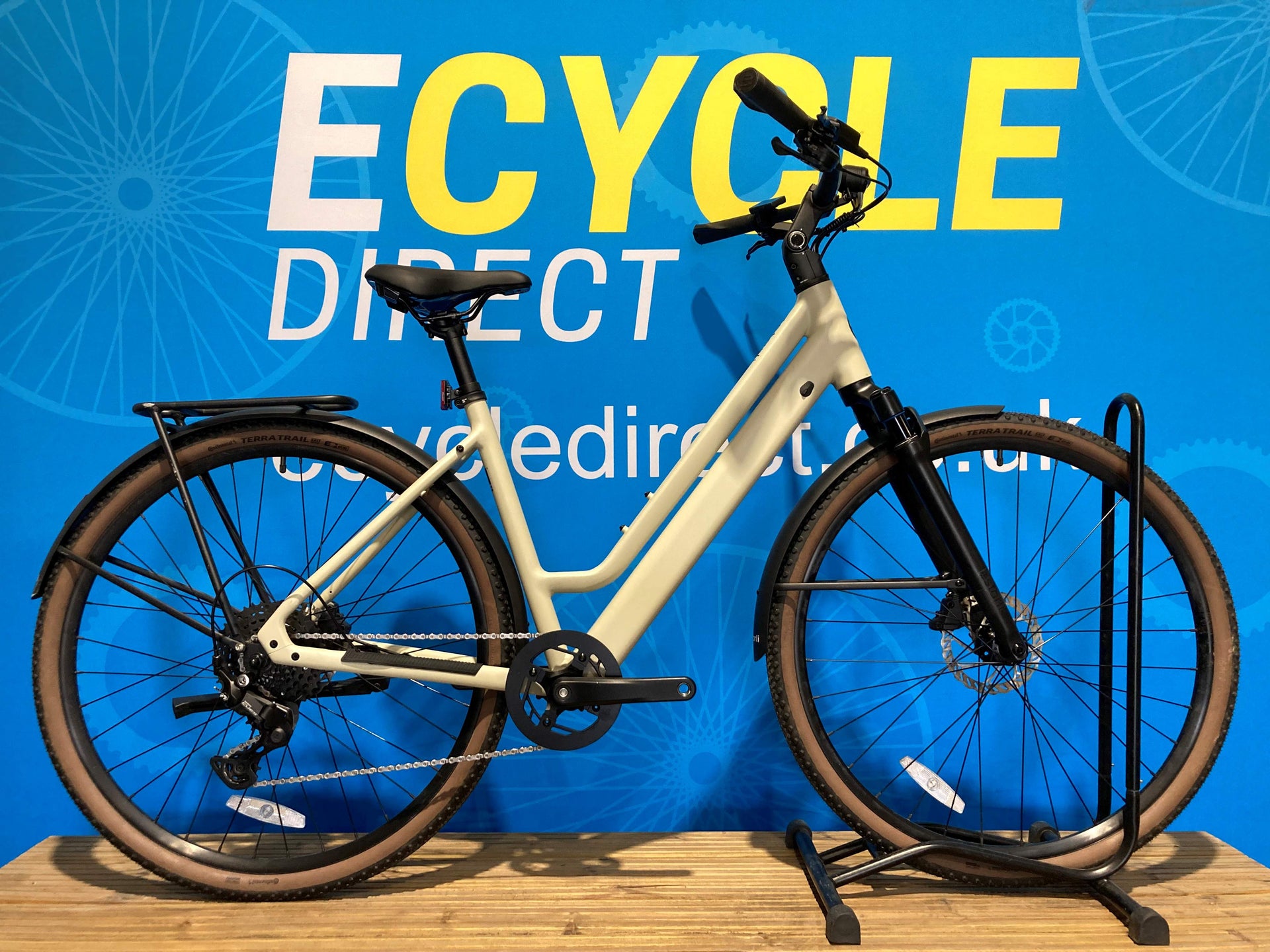 Ex-Demo Estarli E28.9 Pro 9 Speed Electric Bike With Step Through Frame In Pistachio