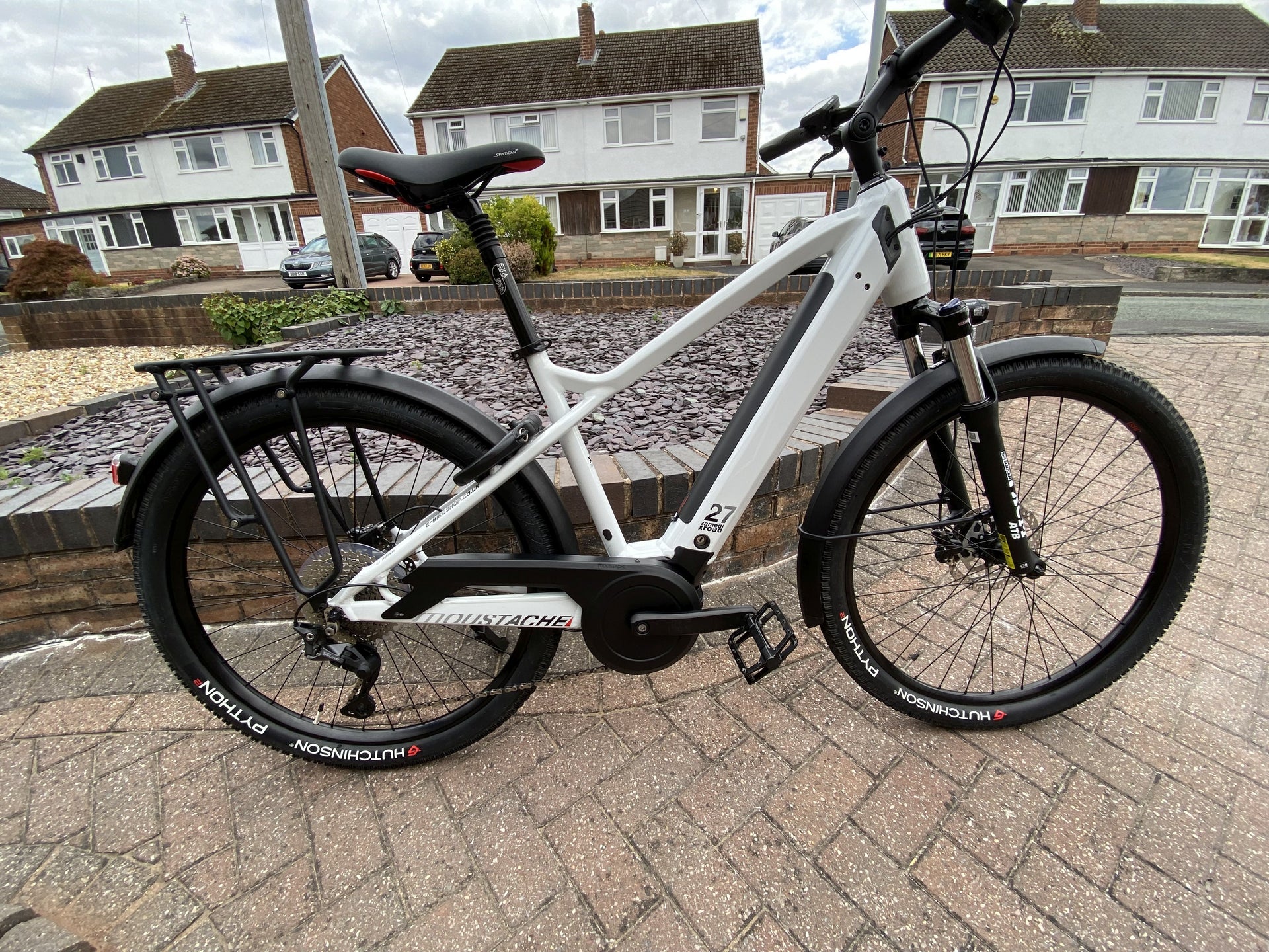 Pre-Owned 2021 Moustache Samedi 27 Xroad 3 Electric Bike In White Medium Frame