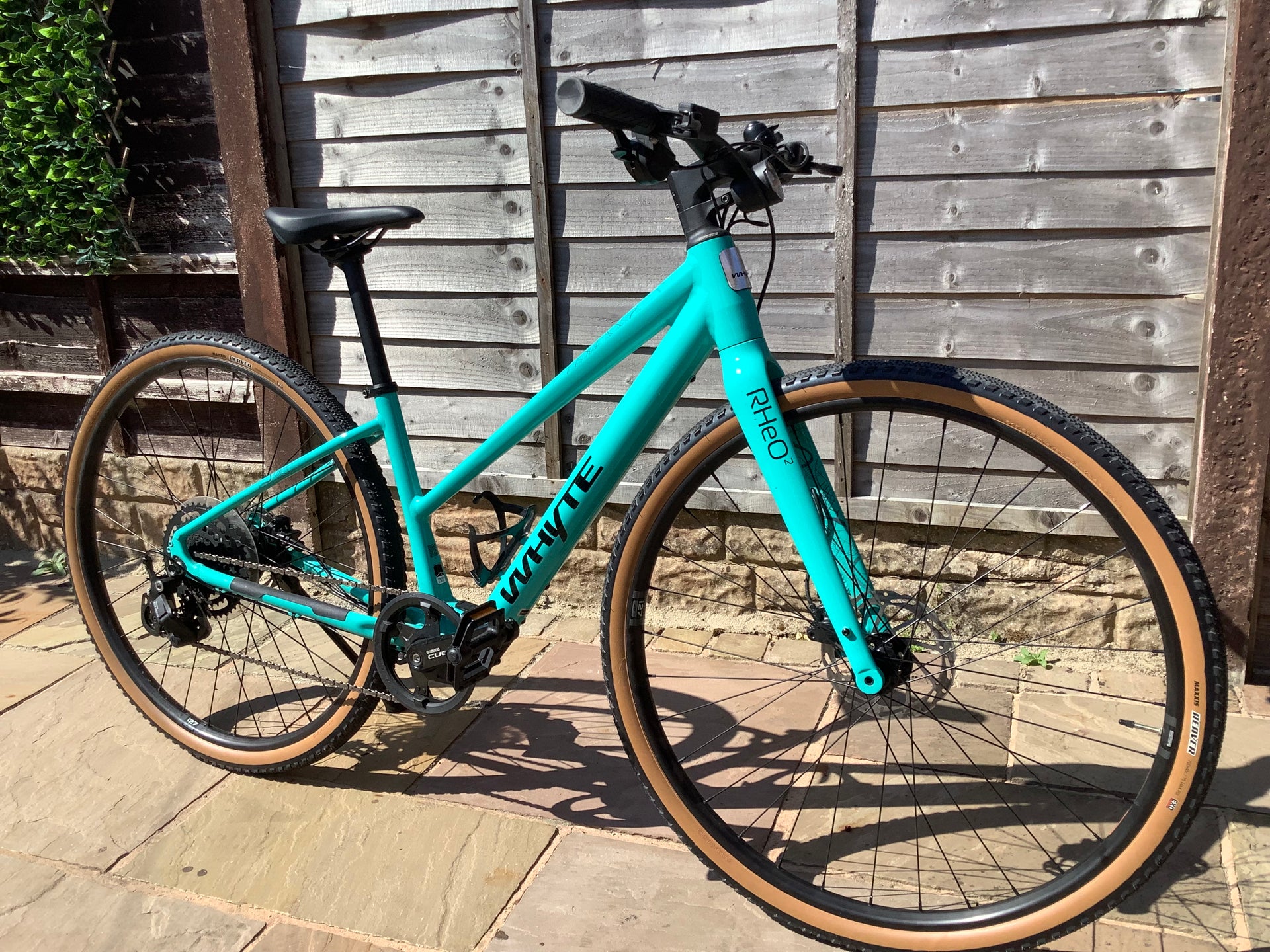 Pre-Owned Whyte RHeO 2 ST V1 Electric Bike Trapeze Frame In Gloss Turquoise X-Small 38cm Frame