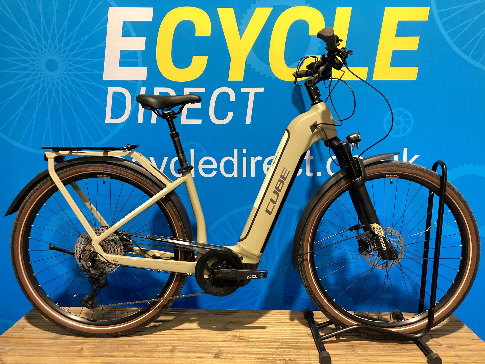 Pre-Owned Cube Kathmandu Hybrid Pro 625 Electric Bike In Desert and Tan X-Small 46cm Frame