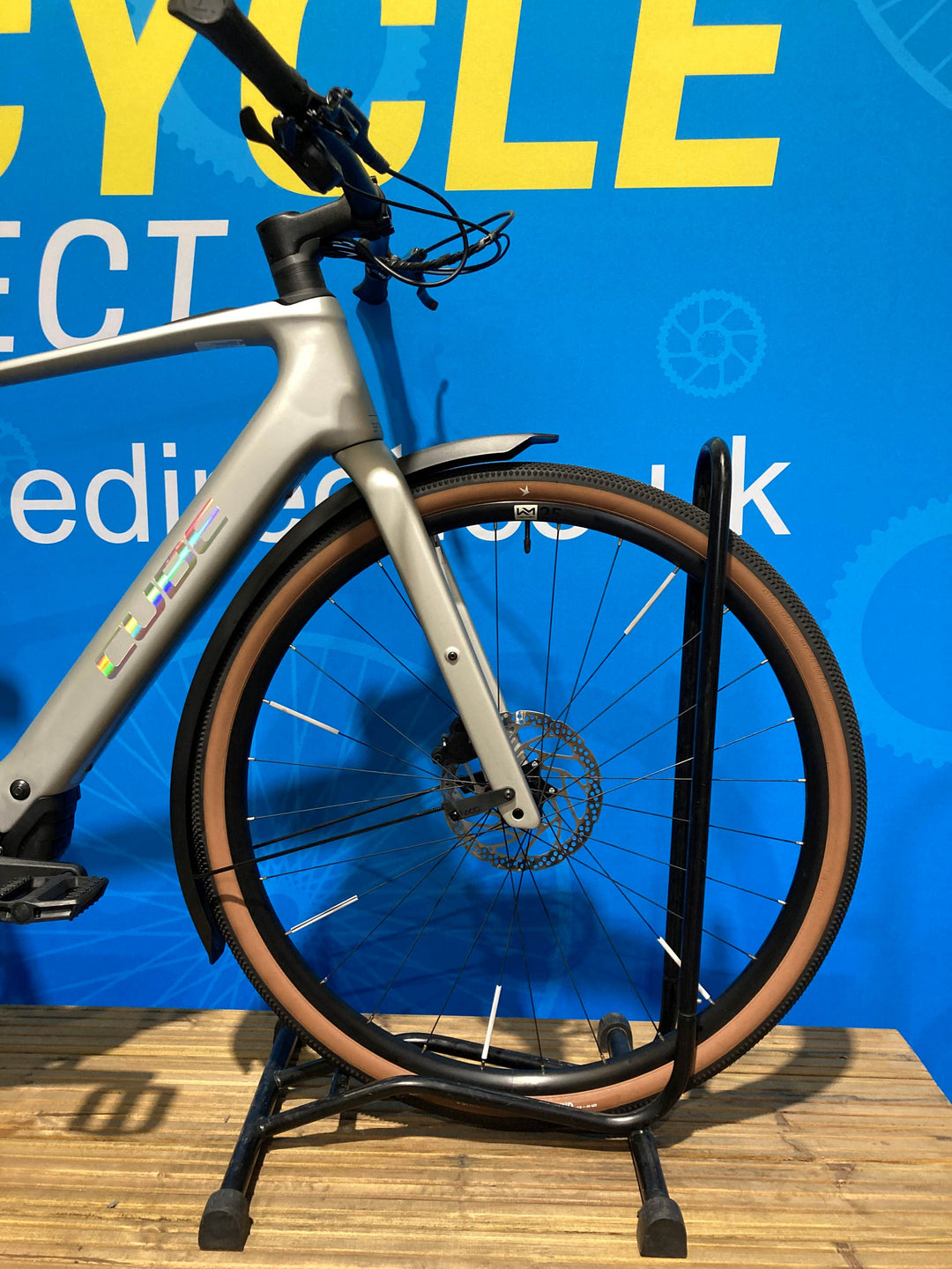 Pre-Owned 2026 Cube Nulane Hybrid C:62 Race 400X Electric Road / Gravel Bike In Sleek Grey & Prism Large Frame