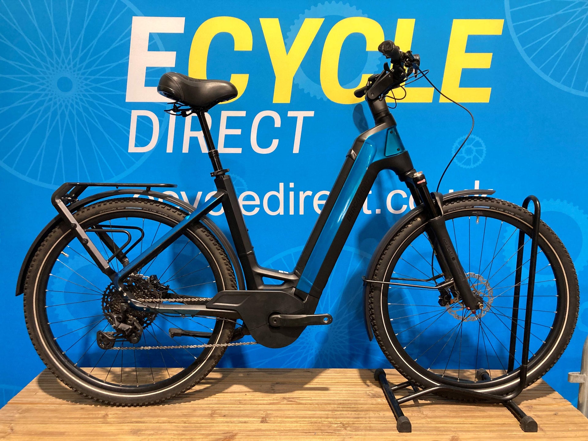 Pre-Owned 2025 Bergamont E-Ville SUV Elite Electric Bike In Black & Green Large Frame
