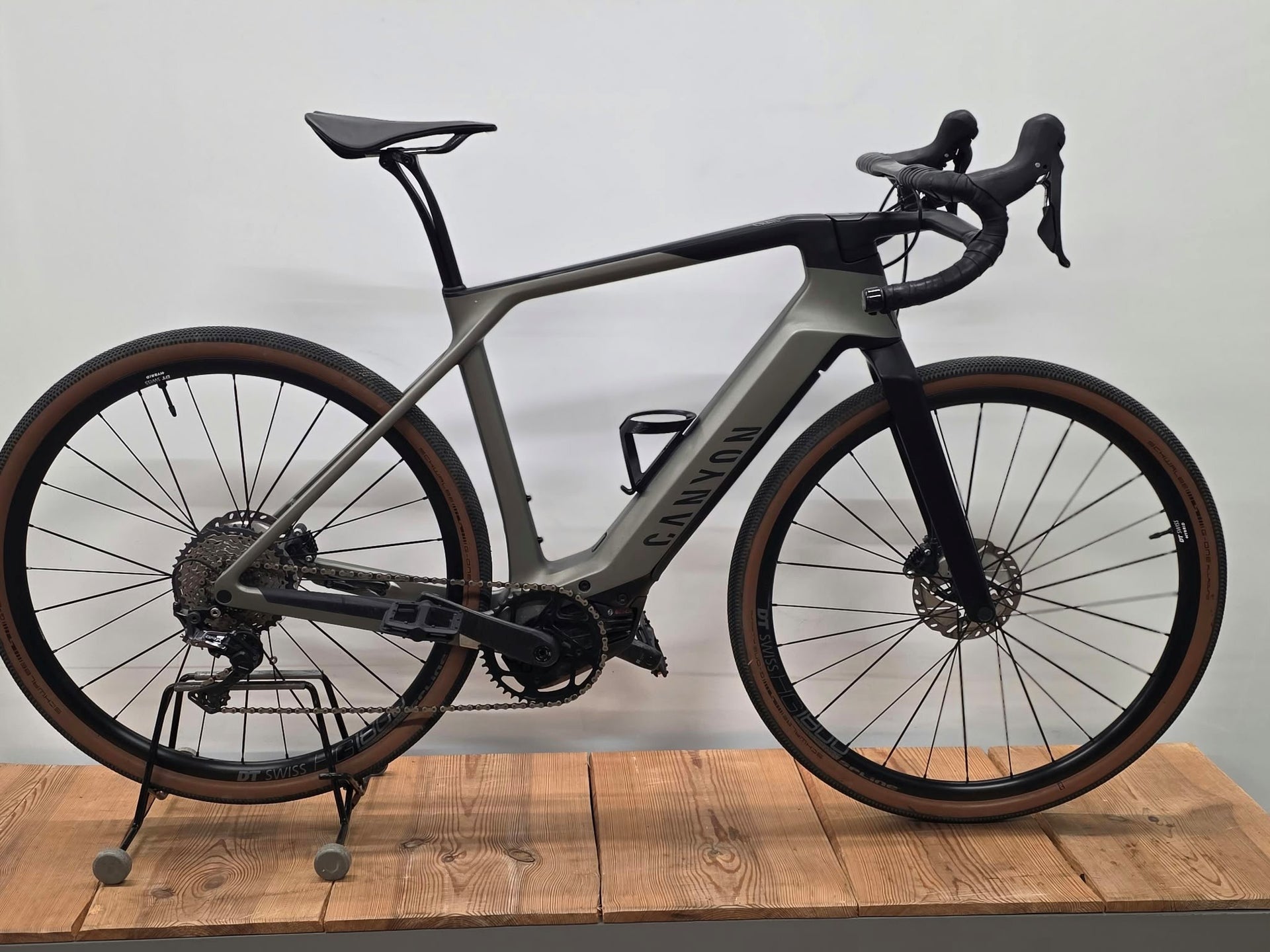 Pre-Owned 2021 Canyon Grail:ON CF 7 Electric Gravel Bike In Cloud Grey Medium Frame