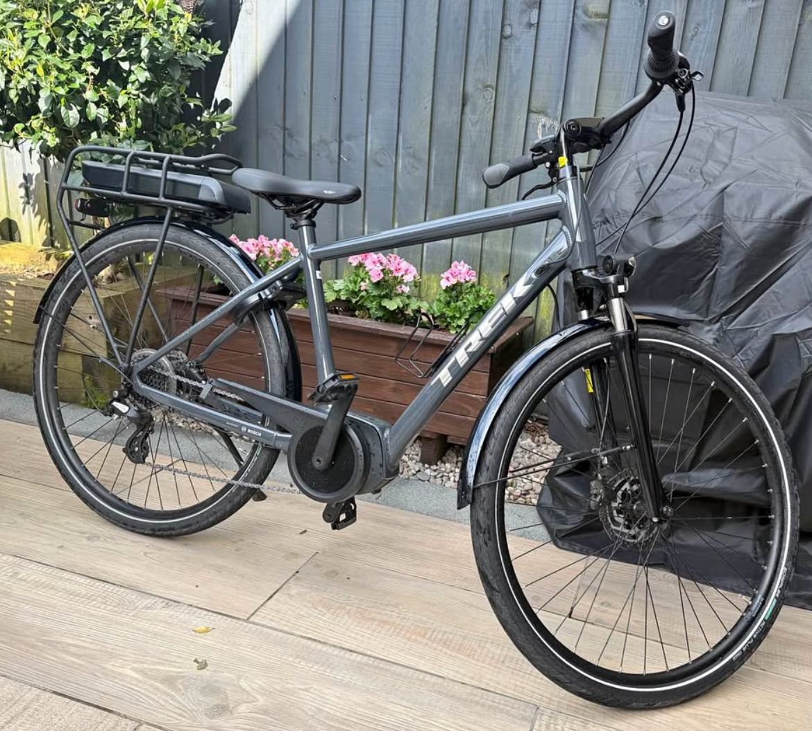 Pre-Owned 2023 Trek Verve+ 1 400Wh Crossbar Electric Bike In Solid Charcoal Medium Frame
