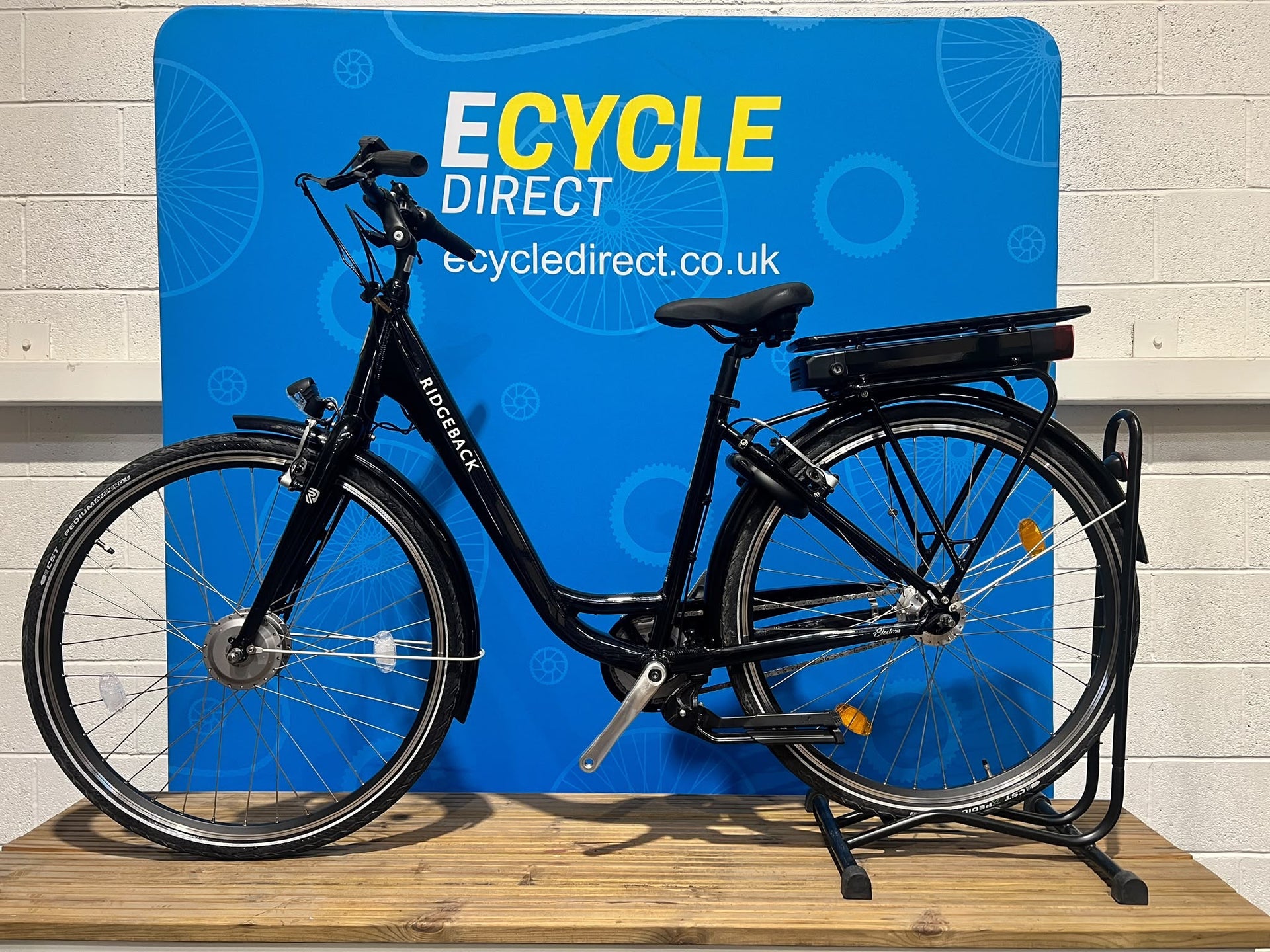 Pre-Owned 2025 Ridgeback Electron F.H.D Electric Bike With Hub Gears In Black 48cm Frame
